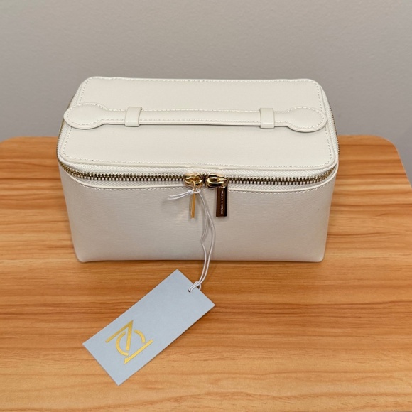 NEELY & CHLOE BNWT + Dust Bag No. 40 Small Vanity Case in White - Picture 7 of 10